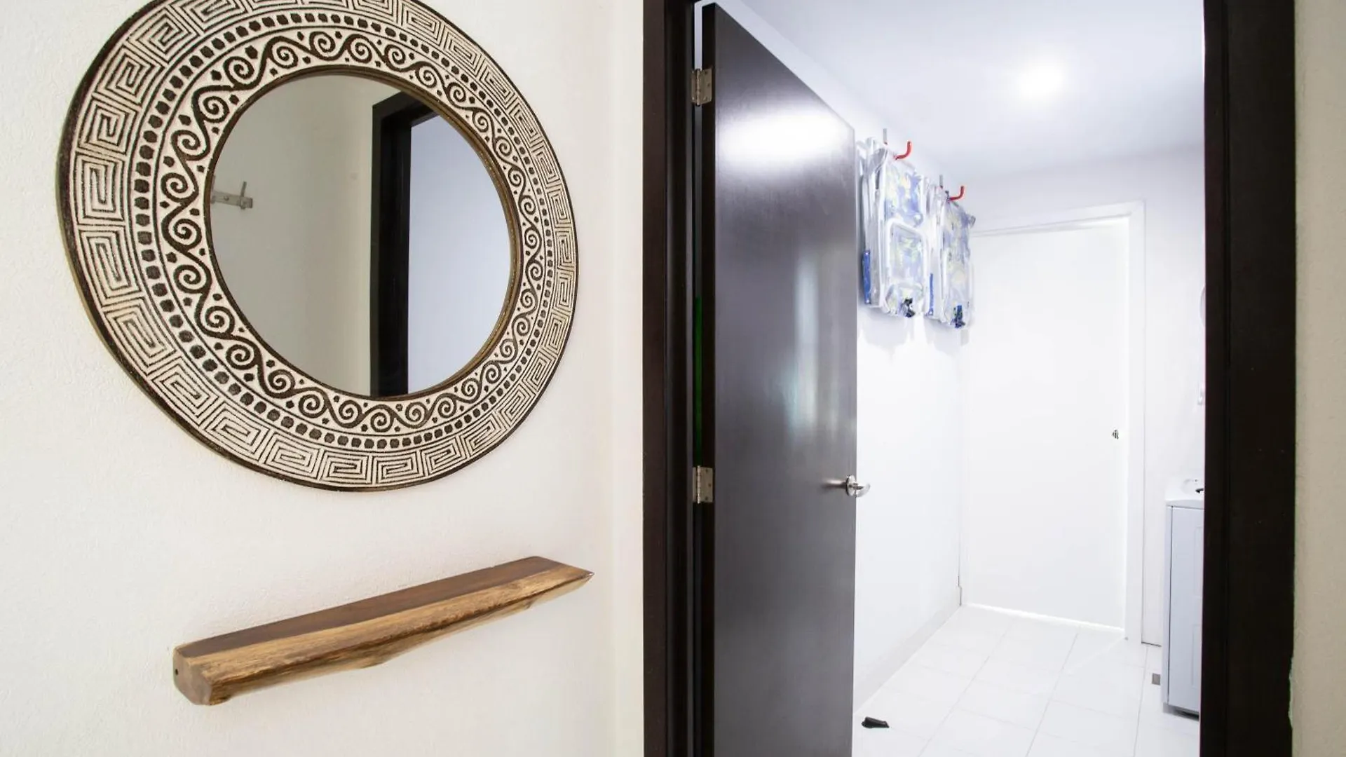 Semesterbostad Ogovallarta, 2 Bedroom Beachfront With Double Balcony, Office, Bbq Puerto Vallarta